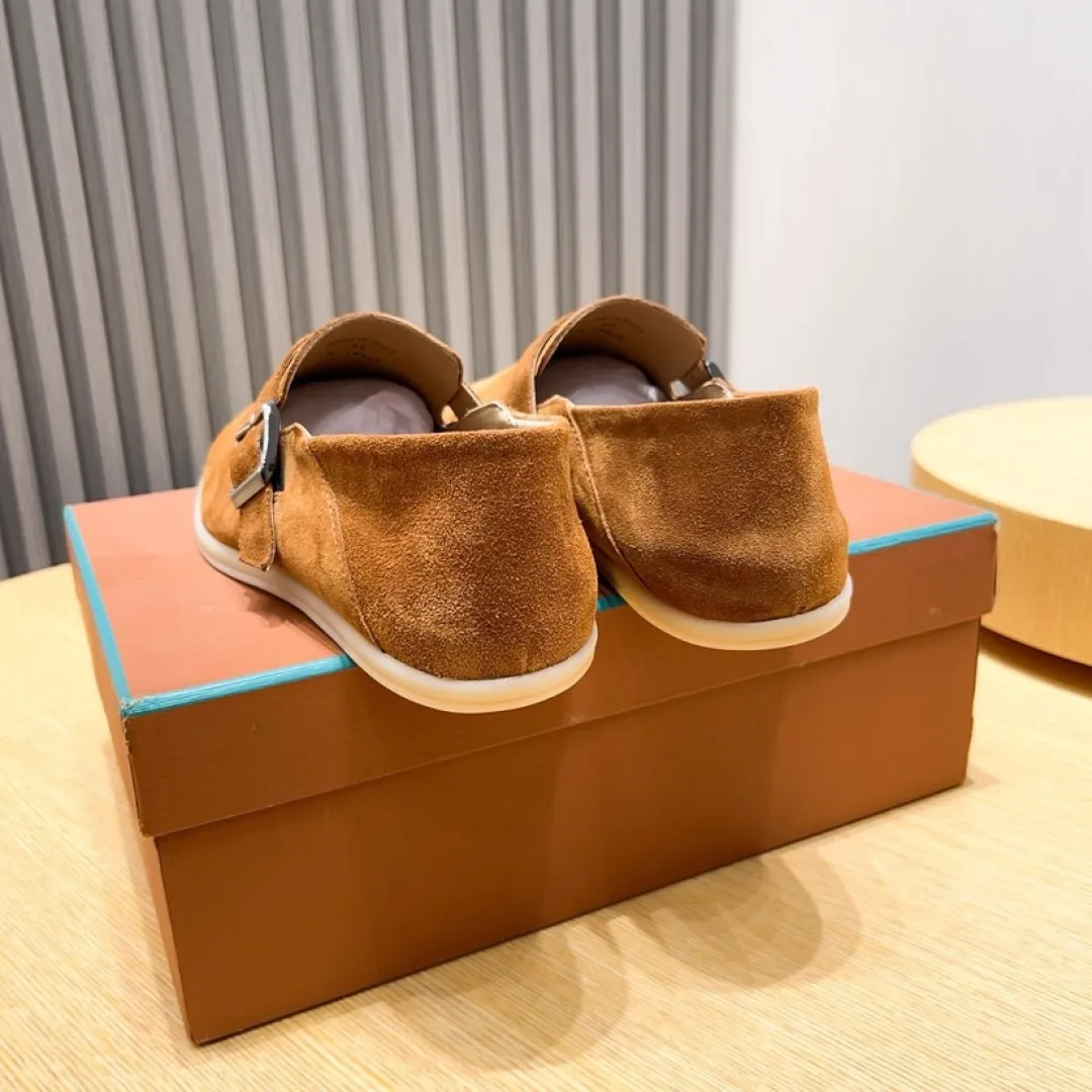 Factory price 420💰[loro piana] 2025 new moccasins, popular casual sneakers for street men. The shoes are made of first-layer suede leather uppers with rubber soles. They are classic. The complex craftsmanship and meticulous structure make the shoes light and soft, allowing you to walk comfortably and freely. Perfect for summer wear. Yardage: 38-45.